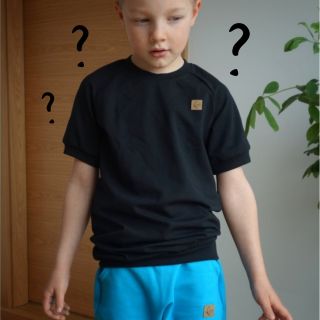 ⚫🤔 Černá na dětech? "Děti mají nosit veselé barvy" nebo "Ať nechodí jako na funus". Co člověk to názor, nás by ale...